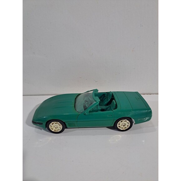 AMT Plastic 1/25 Scale Special Edition Green C4 Chevrolet Corvette Con Promo Car - Picture 2 of 9